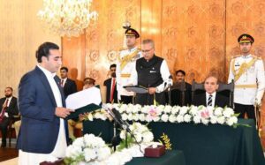 2022 04 27T123520Z 237779449 RC2OVT9AV3QE RTRMADP 3 PAKISTAN POLITICS