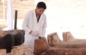 saqqara tomb mummy archaeologist egypt