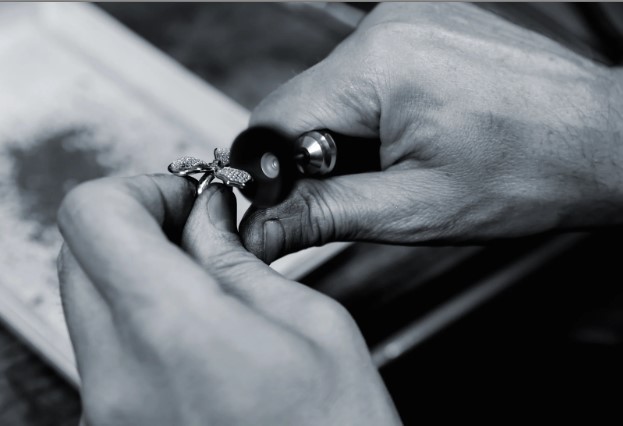 custom diamond rings in Toronto